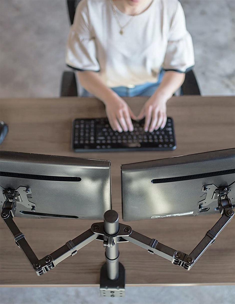 Soporte para 2 Monitores de 13 a 32 Pulgadas con Base para Escritorio 3
